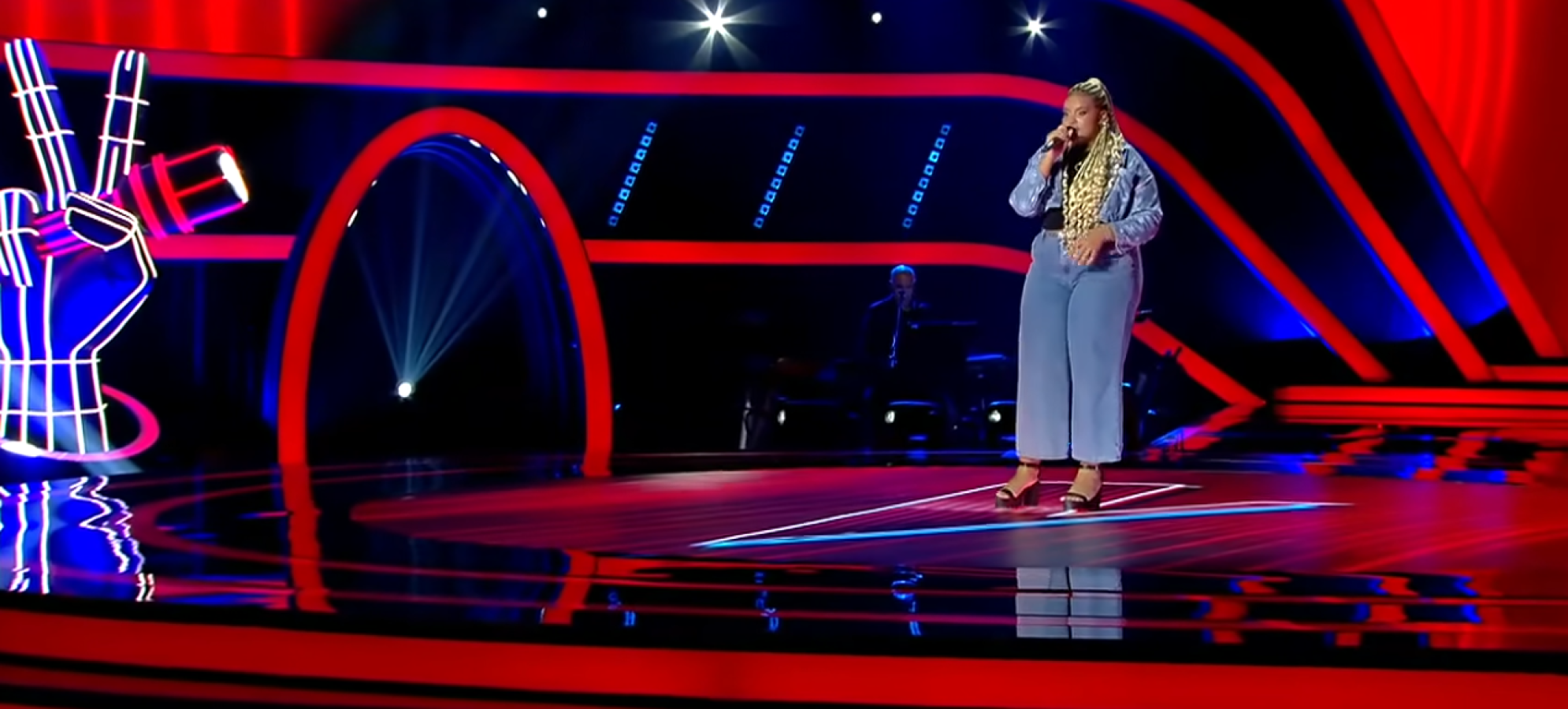 Πρισσίλα Καραγεώργου: Από την Κόρινθο στο The Voice με την Έλενα Παπαρίζου